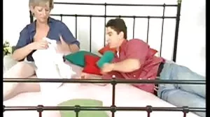 عرض أزياء افلام سكسي رومنسي الأخوات خطوة