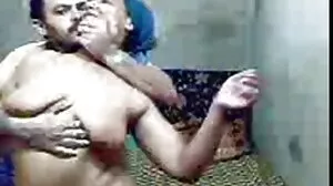 أمي أصبحت عازبة فلم رومانسي سكسي فجأة